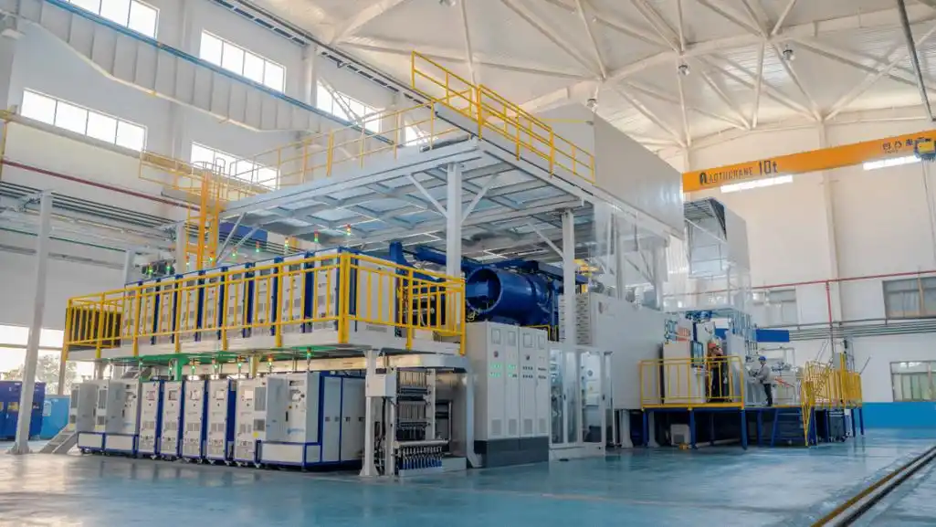 Magnesium high-pressure die casting production cell with steel dies