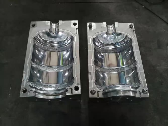 Customize blow molds for plastic bottles