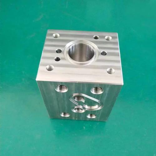 What is the 4T rule for sheet metal?