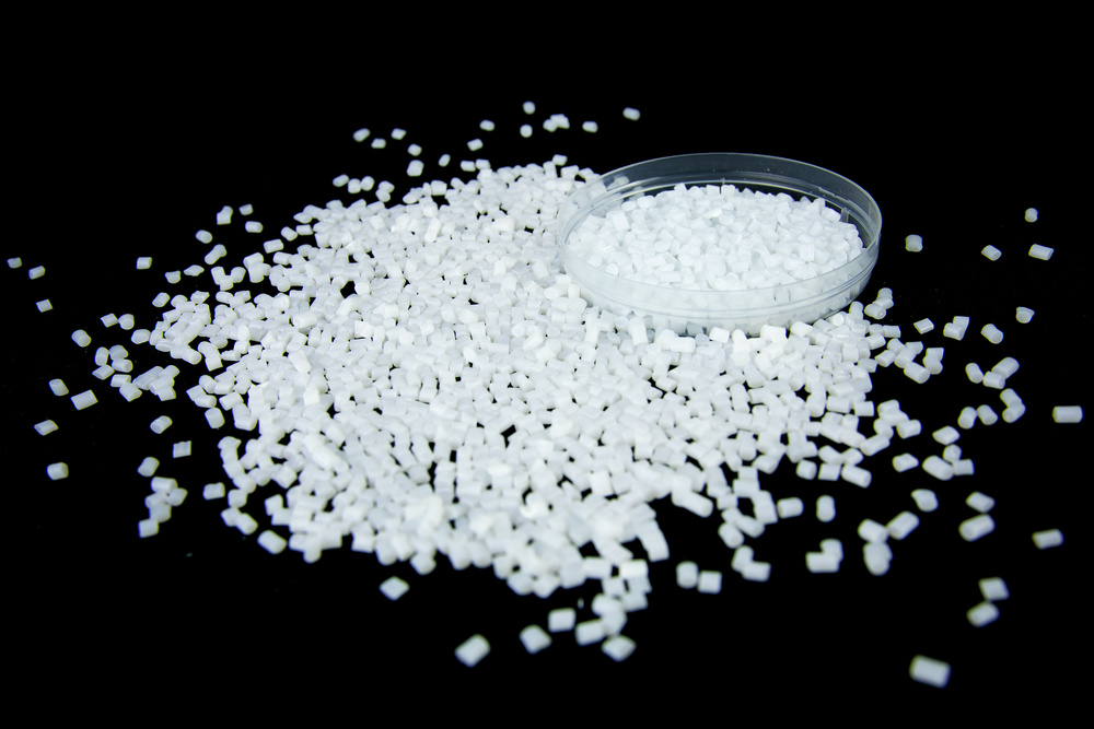 Thermoplastic plastic resin pellets