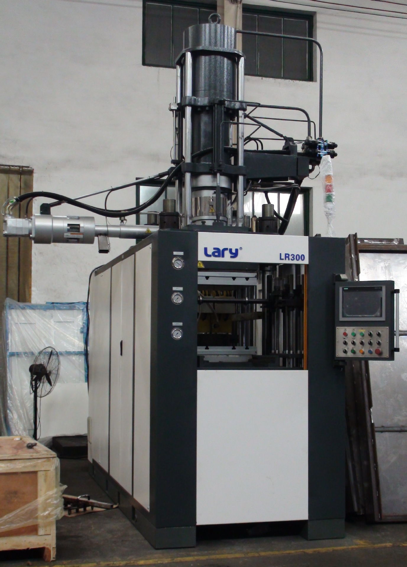 Fully Automated Rubber Injection Molding Machine