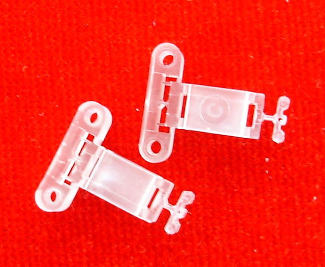 Precision transparent plastic components made by injection molding