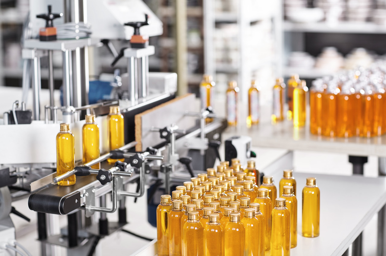 Cosmetic Bottle Manufacturing