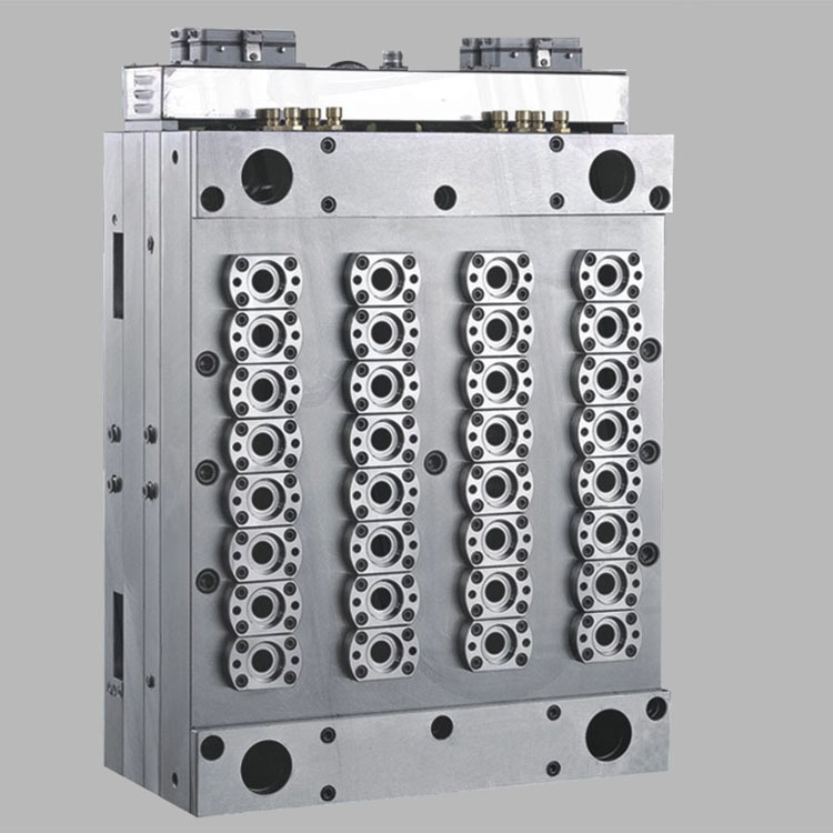 Multi-cavity injection mold with plastic parts