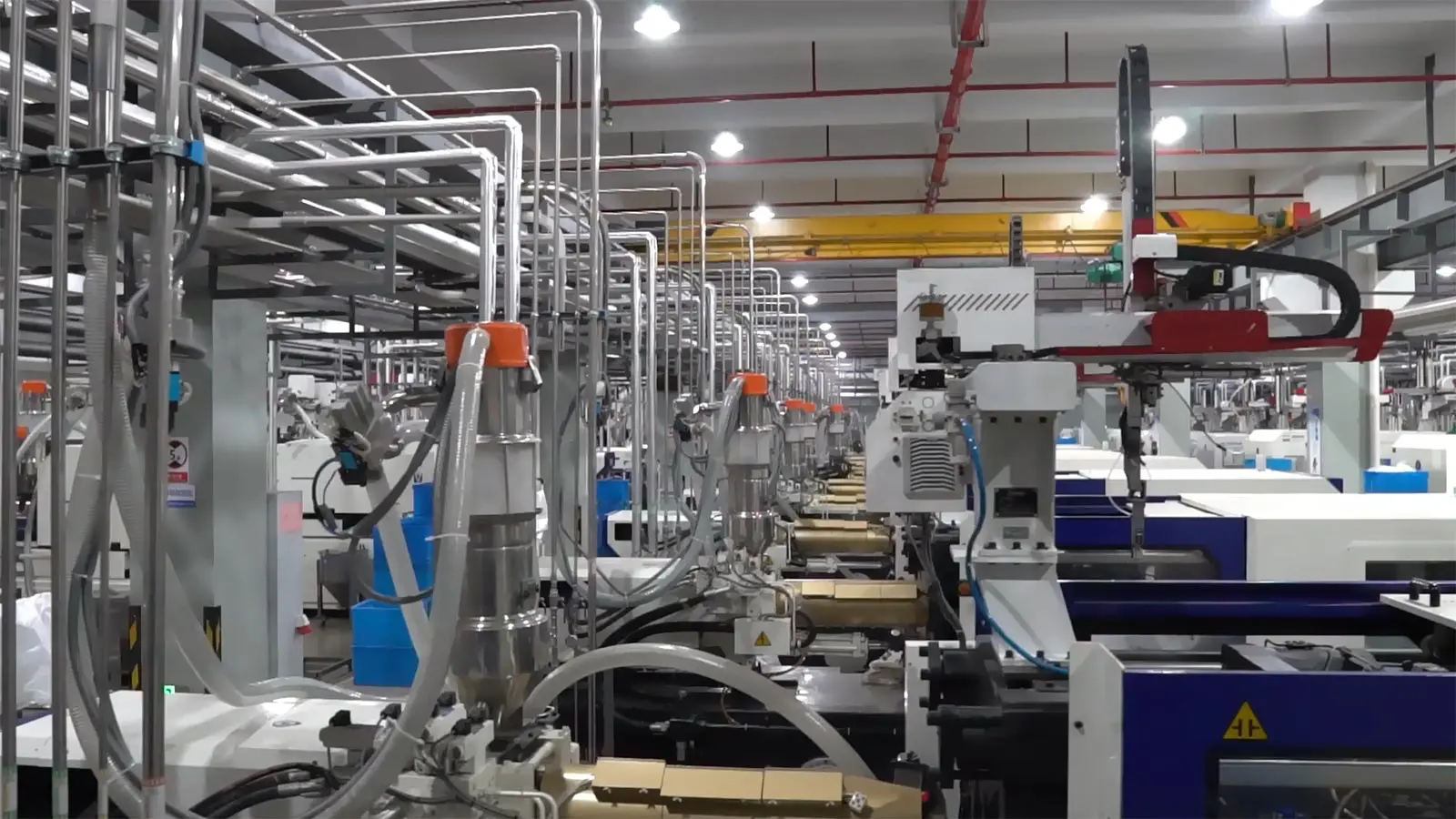 Injection Molding Workshop for Cosmetic Packaging