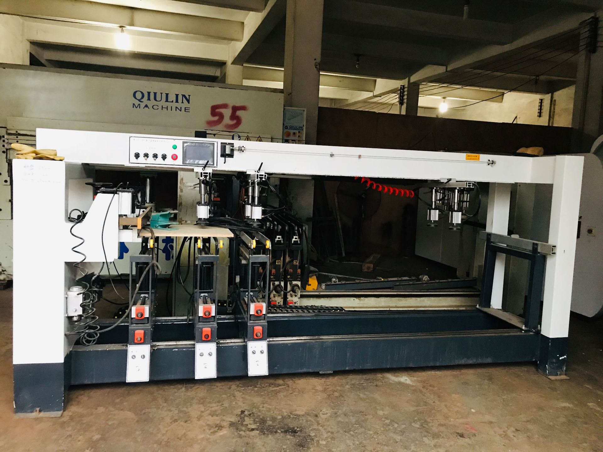 Foshan Shunde Huahong Precision Heavy CNC Gantry Machine Workshop