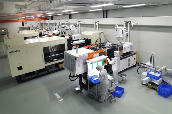 Medical device injection molding cleanroom