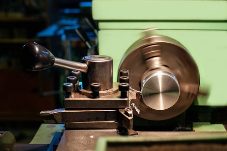 Traditional Metal Lathe Operation