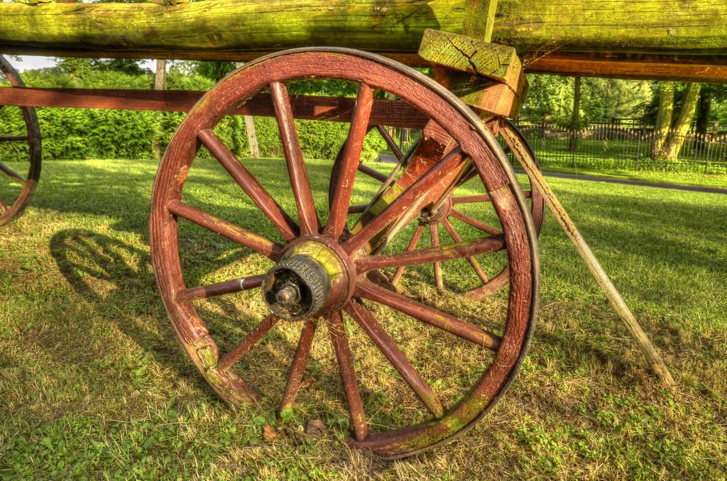 Decorative wagon wheel for theme park installation