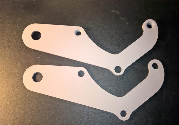 Engine mounting bracket