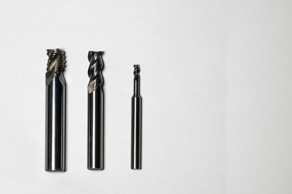 CNC Drilling and Milling Tools Comparison - Twist Drills and End Mills